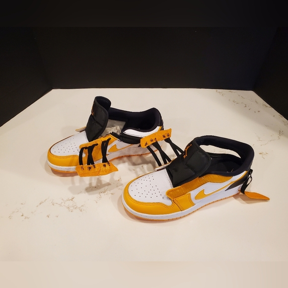 🆕️ NEW Jordan 1 Low FlyEase "White-Taxi" - Picture 10 of 16